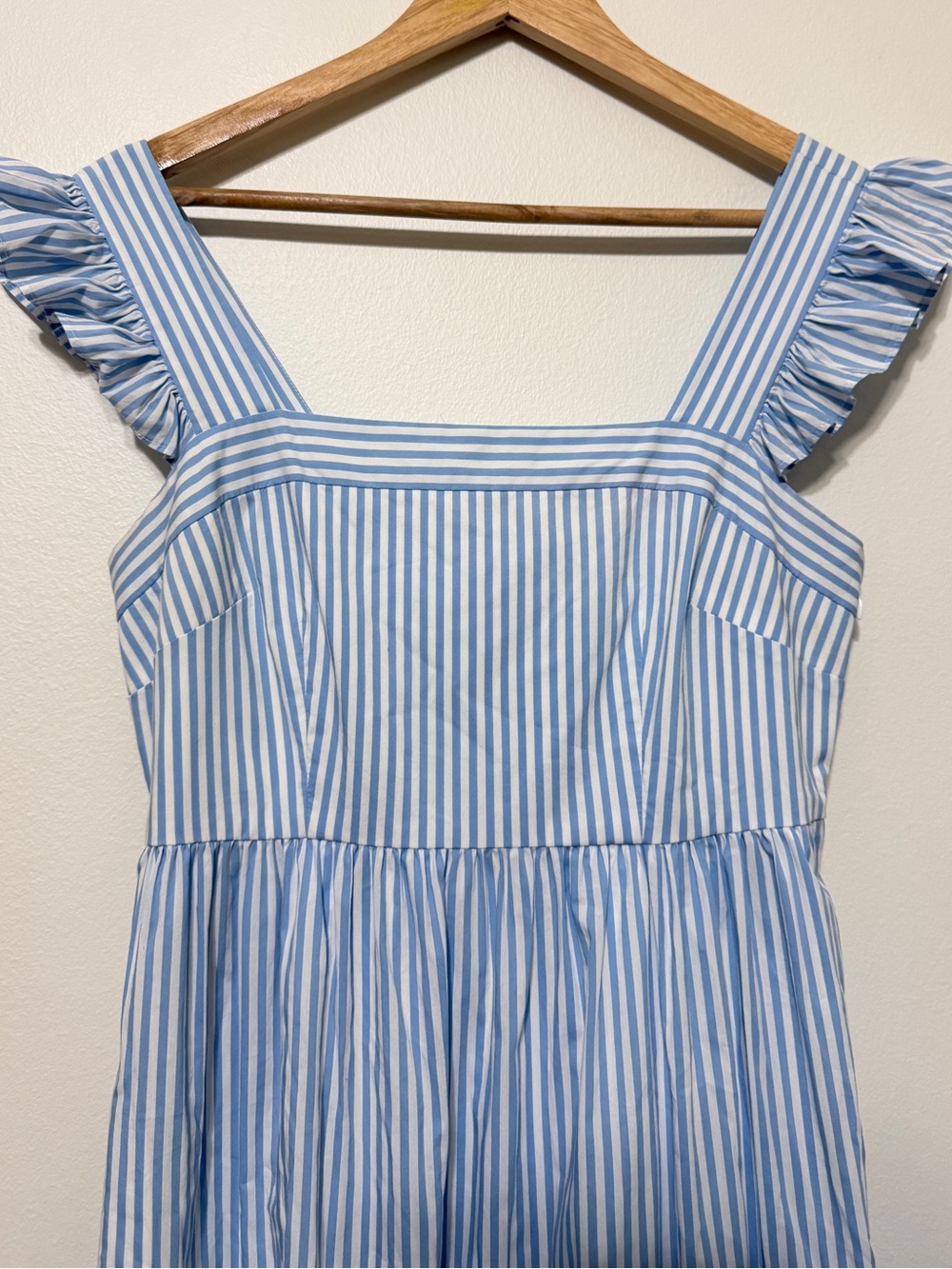 Gal Meets Glam Striped Jasmine Ruffle Dress Size 4 Blue White Maxi Beach Summer - Picture 5 of 11